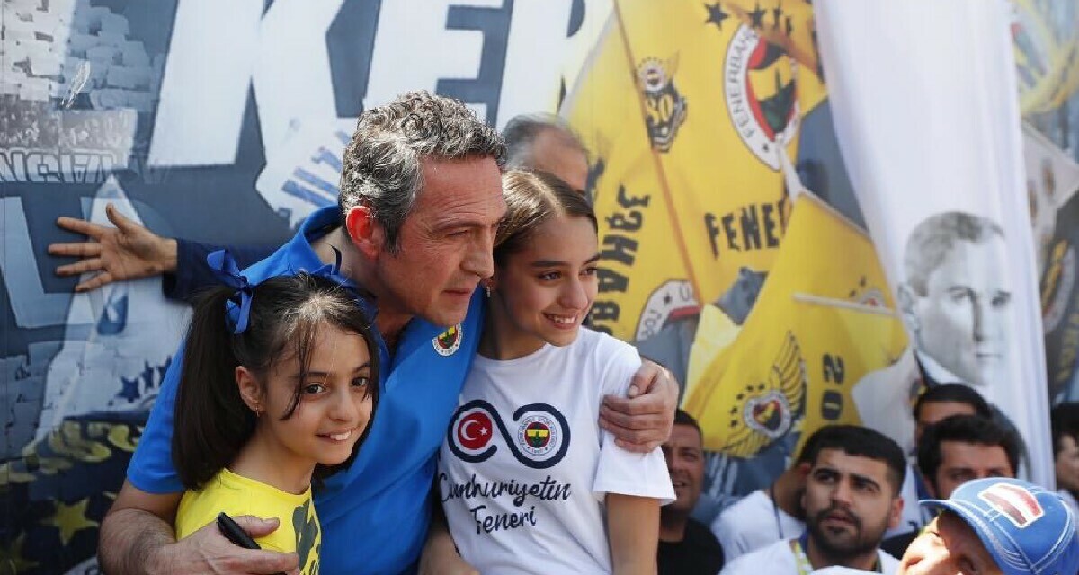 Ali Koç ve Volkan Demirel 23 Nisan’da depremzede çocuklar için Hatay’da Ali Koç ve Volkan Demirel 23 Nisan’da depremzede çocuklar için Hatay’da