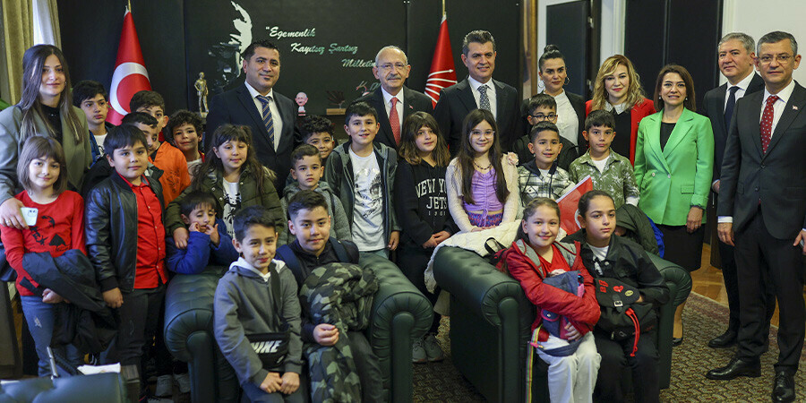 CHP Genel Başkanı Kılıçdaroğlu, depremzede çocuklarla bir araya geldi