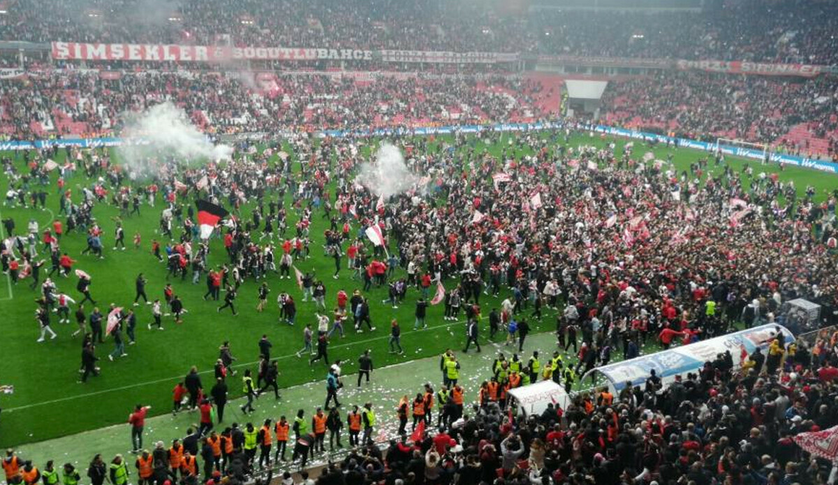 Şampiyon Samsunspor, Keçiörengücü&#039;ne gol yağdırdı