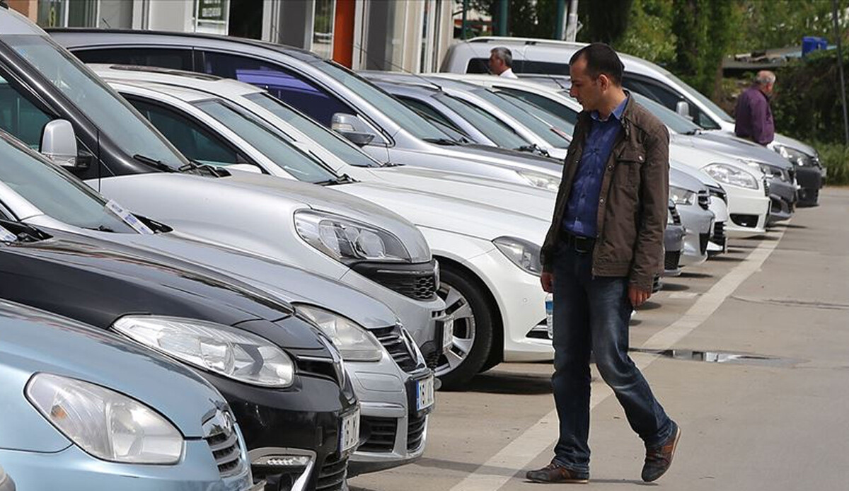 İkinci el pazarında nabız yükseliyor, EYT’liler araç yatırımına yöneliyor İkinci el pazarında nabız yükseliyor, EYT’liler araç yatırımına yöneliyor