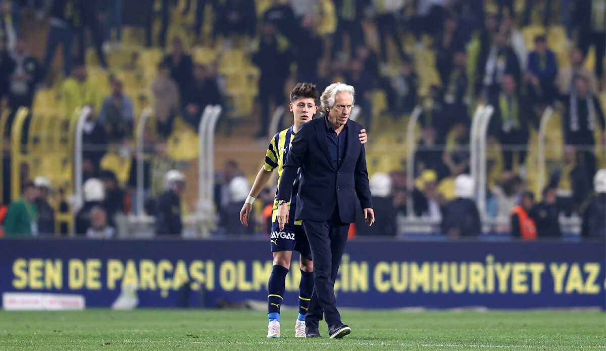 Fenerbahçe tribünleri Jorge Jesus'u ıslıkladı, Portekizli çalıştırıcıyı Arda Güler sakinleştirdi Fenerbahçe tribünleri Jorge Jesus'u ıslıkladı, Portekizli çalıştırıcıyı Arda Güler sakinleştirdi