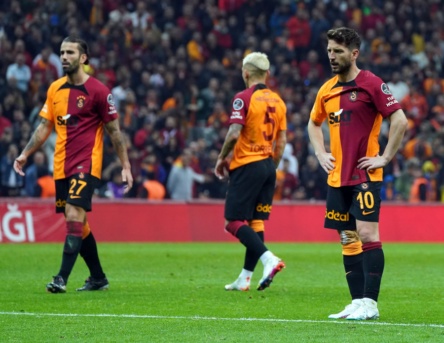 Necati Ateş'ten penaltı kaçıran Icardi'ye Falcao göndermesi: Çok ciddiyetsiz Necati Ateş'ten penaltı kaçıran Icardi'ye Falcao göndermesi: Çok ciddiyetsiz