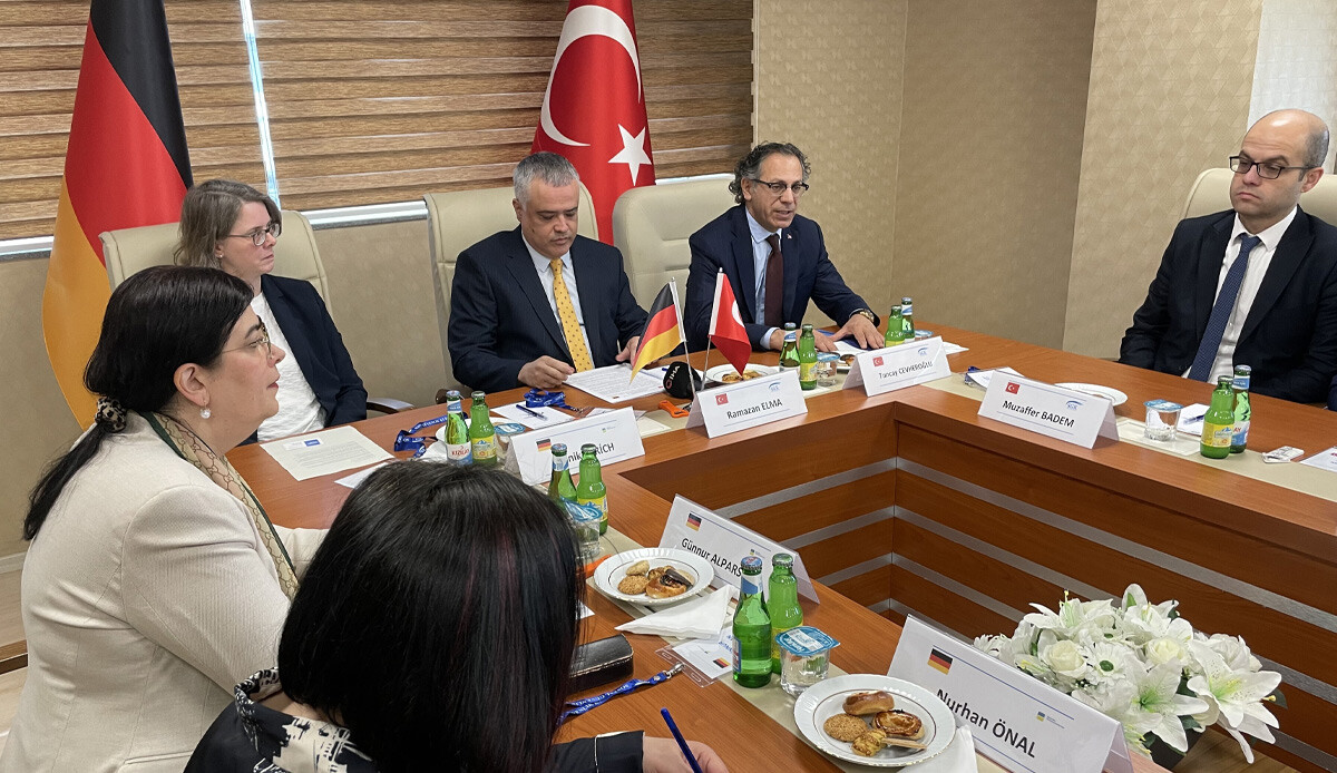 Sosyal güvenlikte merak edilen sorular ‘Türkiye-Almanya Danışma Günleri'nde cevaplanıyor Sosyal güvenlikte merak edilen sorular ‘Türkiye-Almanya Danışma Günleri'nde cevaplanıyor
