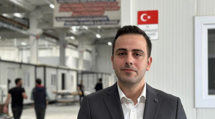 Düzce’de seçim mesaisi: Depremzedelerin oy kullanacağı konteynerler burada üretiliyor Düzce’de seçim mesaisi: Depremzedelerin oy kullanacağı konteynerler burada üretiliyor