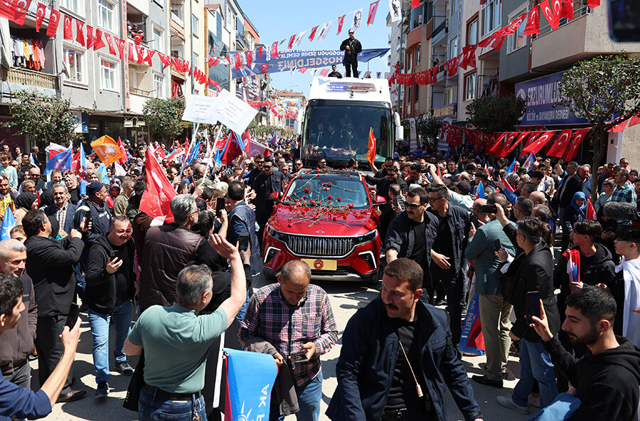 Cumhurbaşkanı Erdoğan'ın Bursa'da kullandığı Togg'un araç içi görüntüleri paylaşıldı