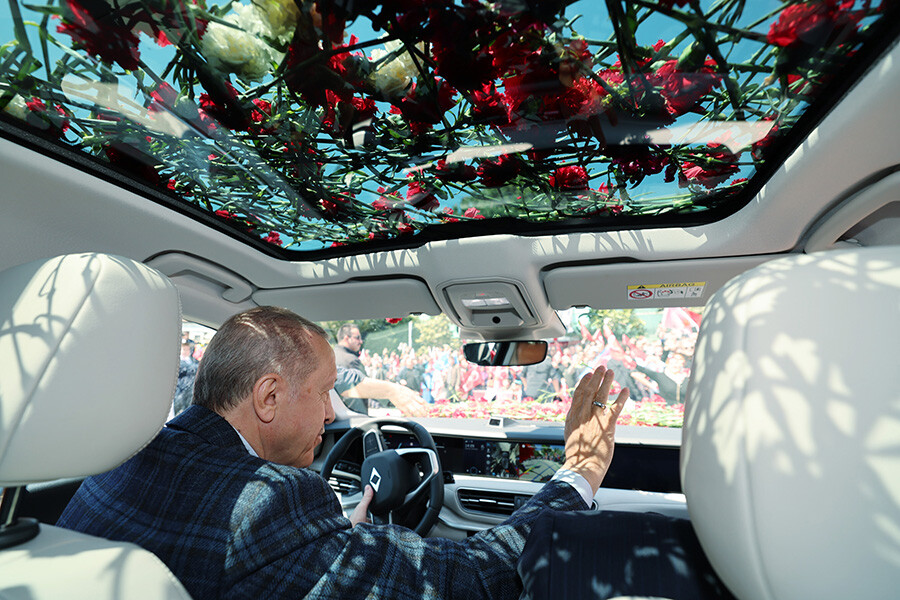 Cumhurbaşkanı Erdoğan'ın Bursa'da kullandığı Togg'un araç içi görüntüleri paylaşıldı