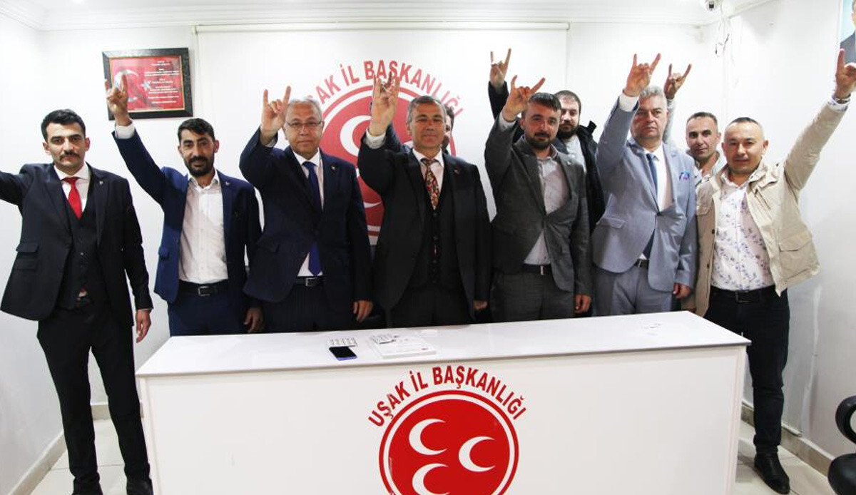Zafer Partisi'nde istifa depremi! İl başkanı ve beraberindeki 24 kişi MHP'ye katıldı Zafer Partisi'nde istifa depremi! İl başkanı ve beraberindeki 24 kişi MHP'ye katıldı
