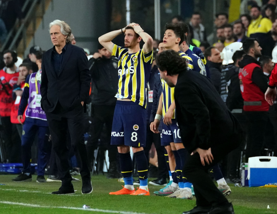 Rıdvan Dilmen'den Jorge Jesus'u sert sözler: Salağız ya biz!