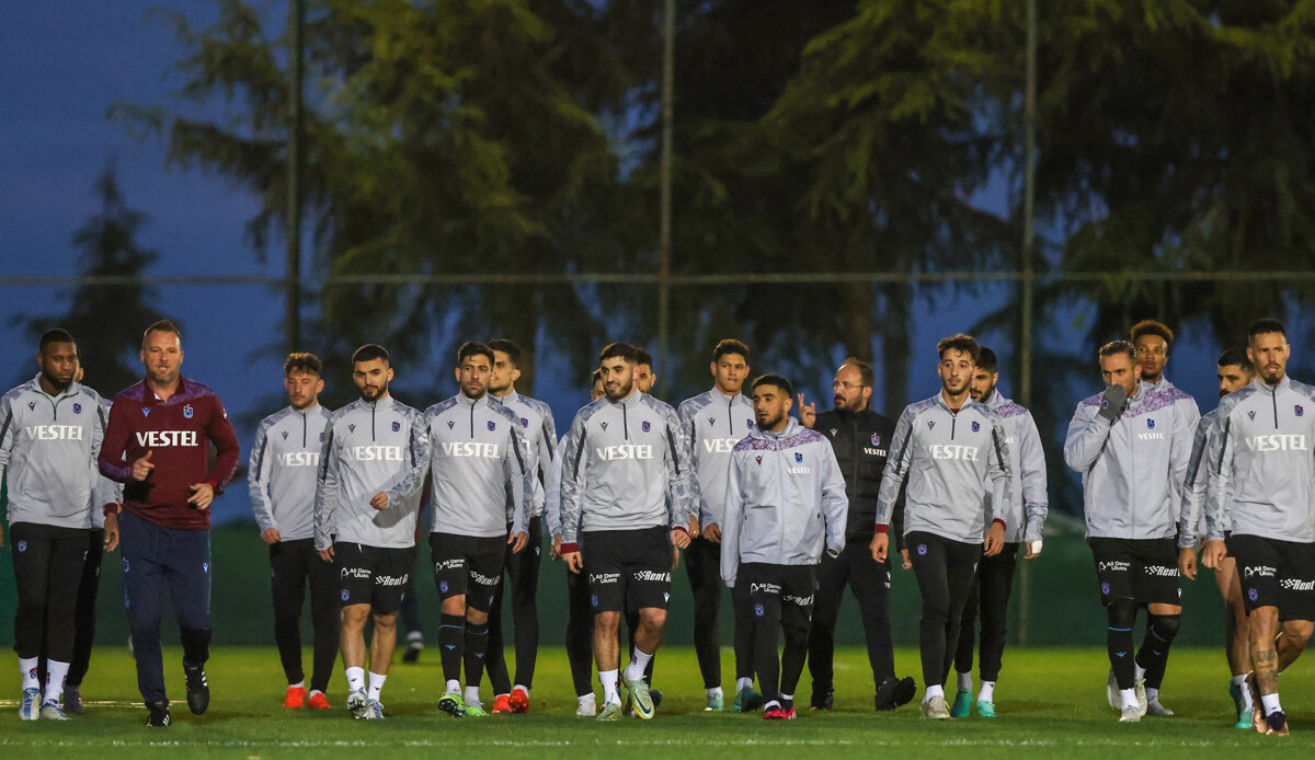 Trabzonspor 6 maçta öne geçip puan kaybetti Trabzonspor 6 maçta öne geçip puan kaybetti