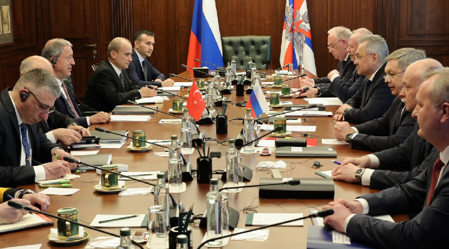 Bakanlar Moskova'da toplandı: Türkiye-Suriye ilişkilerinde normalleşme adımları Bakanlar Moskova'da toplandı: Türkiye-Suriye ilişkilerinde normalleşme adımları