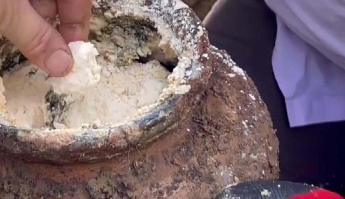 Tam 5 yıl toprakta sakladı, çıkarınca gördüklerine kimse inanmadı: Satmaya kalksam Amerika bile 'Allah Allah' der