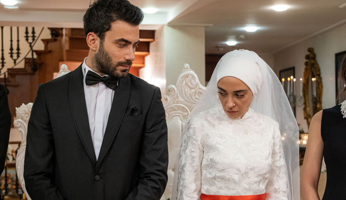 Kızılcık Şerbeti için karar çıktı! Yeniden ekrana dönüyor, tarih belli oldu Kızılcık Şerbeti için karar çıktı! Yeniden ekrana dönüyor, tarih belli oldu