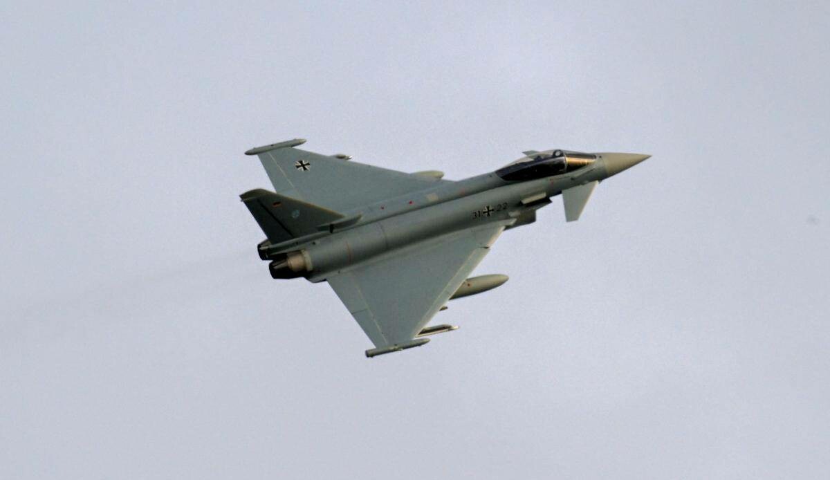 Alman ve İngiliz jetleri Rus uçaklarını hedef aldı!