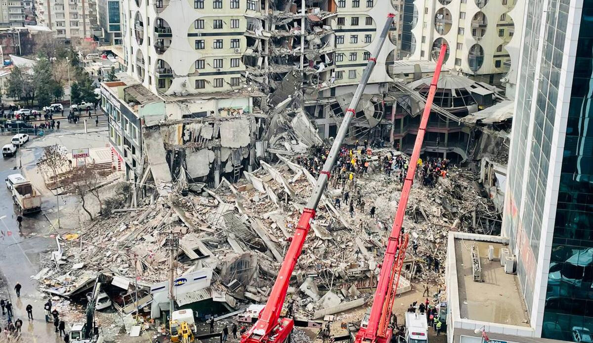 89 kişiye mezar olan Galeria Sitesi'ndeki ihmaller zinciri! Bilirkişi raporu ortaya çıktı 89 kişiye mezar olan Galeria Sitesi'ndeki ihmaller zinciri! Bilirkişi raporu ortaya çıktı
