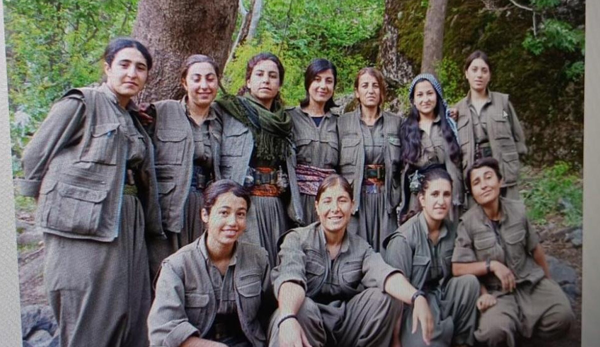 Yeşil Sol Parti adayının PKK albümü! Kuzey Irak'taki terör kamplarında çekilen yeni fotoğrafları ortaya çıktı