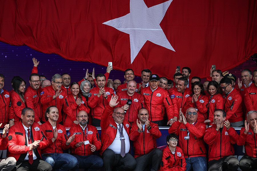 Kılıçdaroğlu'na cevap... Bakan Varank gençlere seslendi 'Bu beyefendi sizi görmüyor' dedi Kılıçdaroğlu'na cevap... Bakan Varank gençlere seslendi 'Bu beyefendi sizi görmüyor' dedi