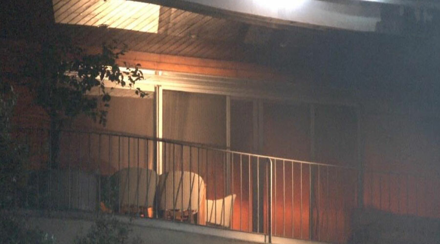 Alevler gökyüzünü aydınlattı... İzmir'deki site yangınında hasar gün ağarınca ortaya çıktı Alevler gökyüzünü aydınlattı... İzmir'deki site yangınında hasar gün ağarınca ortaya çıktı