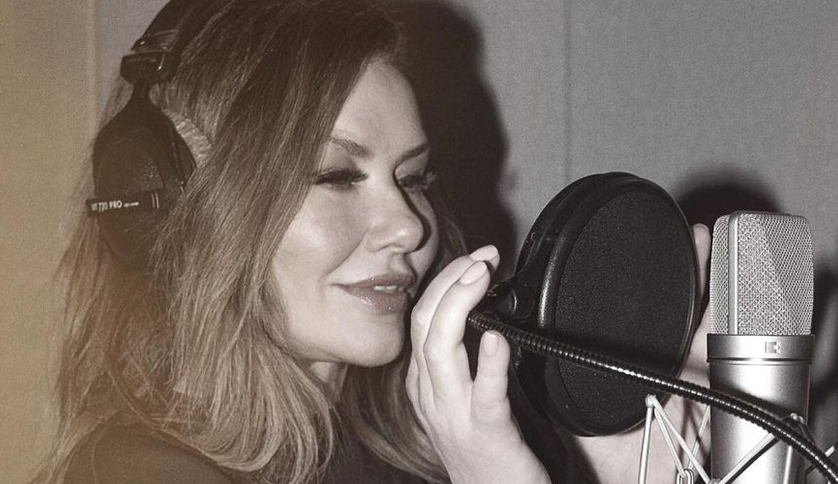 Deniz Seki photoshop’u abarttı, gören herkes Hadise’ye benzetti Deniz Seki photoshop’u abarttı, gören herkes Hadise’ye benzetti