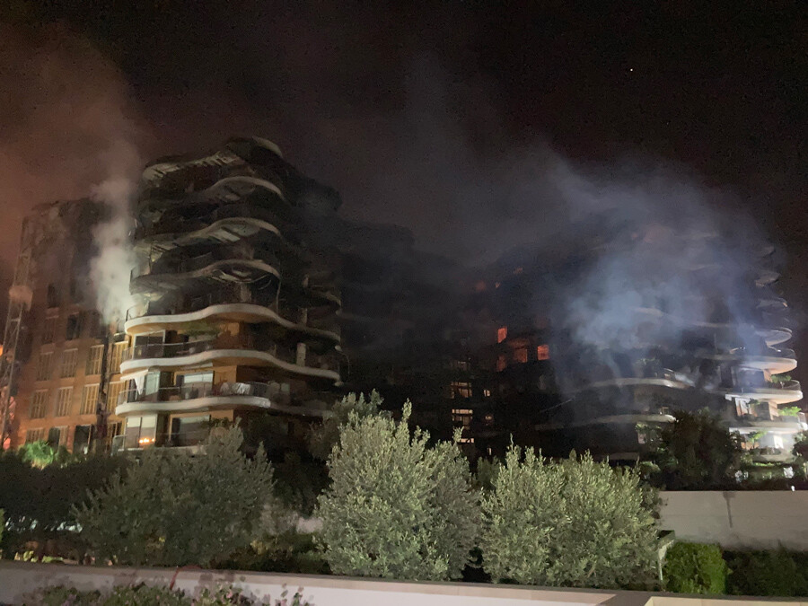 İzmir'de sıcak saatler! Folkart Sitesi’ndeki yangın 7 saatte kontrol altında