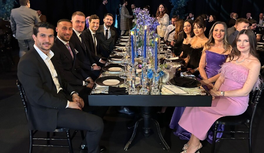 Beşiktaşlı Umut Meraş Merve Aydemir'le evlendi, takım tam kadro düğüne gitti