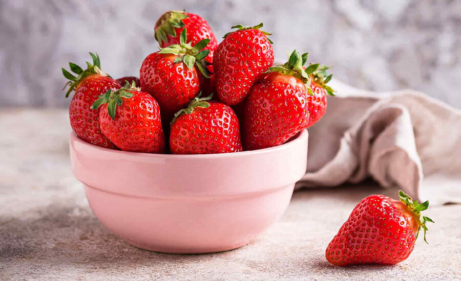 Yenildiğinde dişleri beyazlatan ve güçlendiren 5 süper yiyecek!