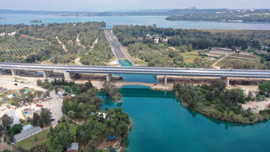 Büyükşehir belediyeleri mega projeleri yarım bıraktı