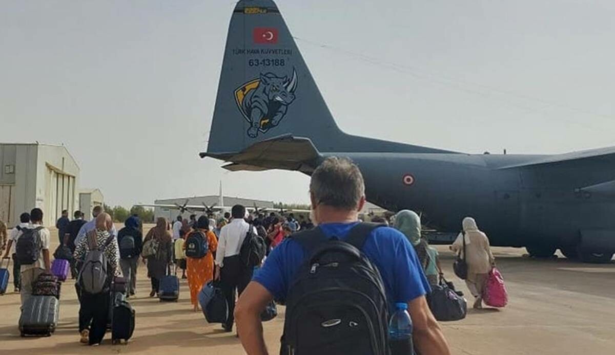 MSB: Sudan’da ateş açılan tahliye uçaklarımız bölgeden ayrıldı MSB: Sudan’da ateş açılan tahliye uçaklarımız bölgeden ayrıldı