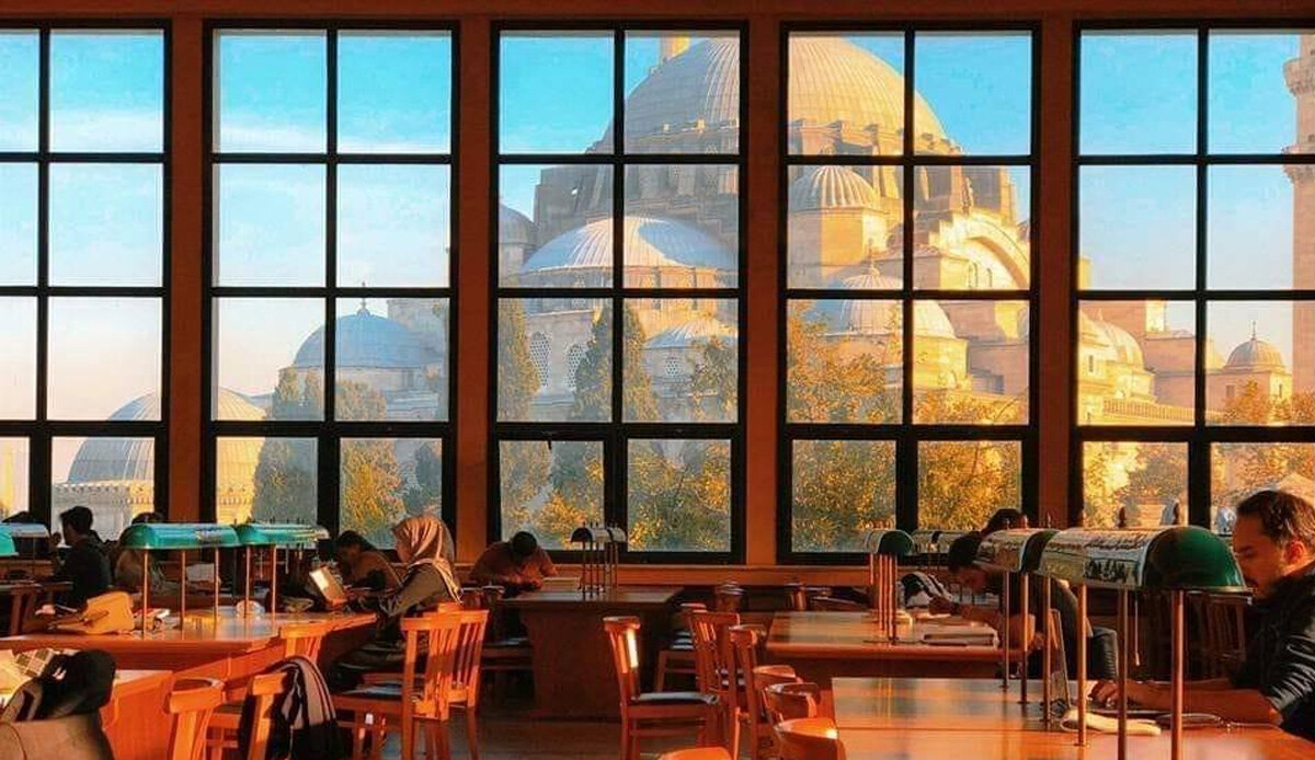 Kütüphane şatafatı hak ediyor Kütüphane şatafatı hak ediyor