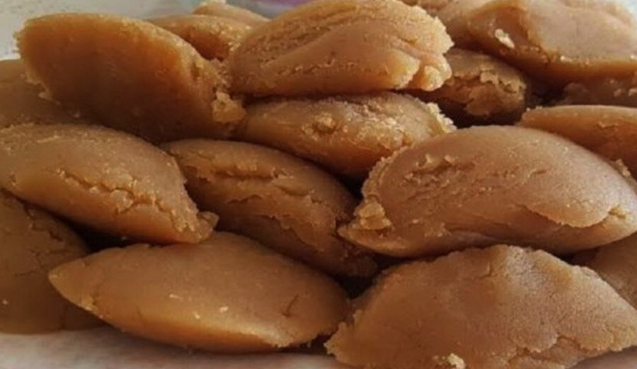 Ölçüsü tam, kıvamı şaşmıyor… Nefis un helvasının püf noktası basit Ölçüsü tam, kıvamı şaşmıyor… Nefis un helvasının püf noktası basit