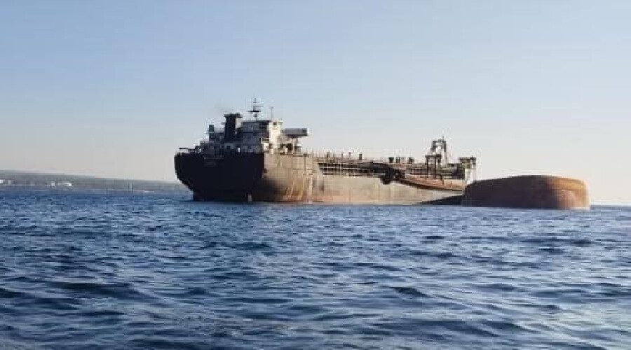 Yakıt tankeri tarak gemisiyle çarpıştı, Filipinler alarma geçti Yakıt tankeri tarak gemisiyle çarpıştı, Filipinler alarma geçti
