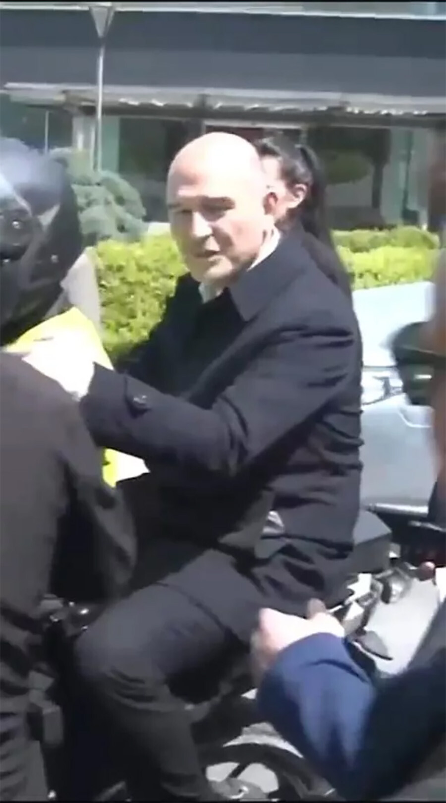 Bakan Soylu geç kaldığı mitinge motosikletle gitti Bakan Soylu geç kaldığı mitinge motosikletle gitti