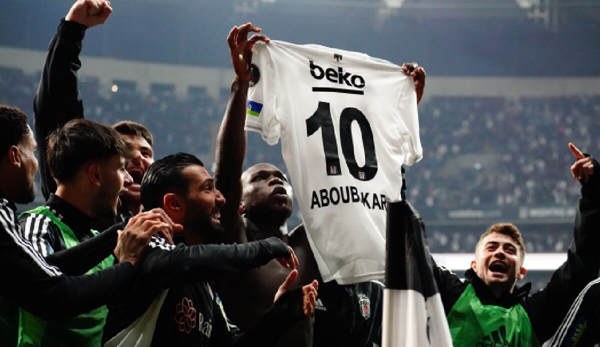 Vincent Aboubakar Galatasaray&#039;a ilk golünü attı, tribünler çılgına döndü