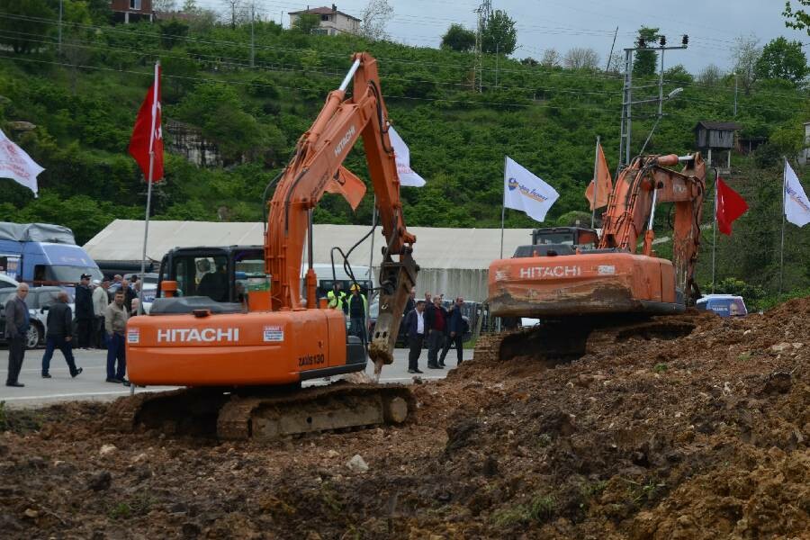Bakan Karaismailoğlu: Türkiye 21 yıldır tarih yazıyor Bakan Karaismailoğlu: Türkiye 21 yıldır tarih yazıyor