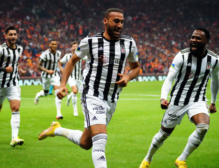 Şenol Güneş ve Okan Buruk'un 11'leri belli oldu! Derbide sürpriz kadro Şenol Güneş ve Okan Buruk'un 11'leri belli oldu! Derbide sürpriz kadro