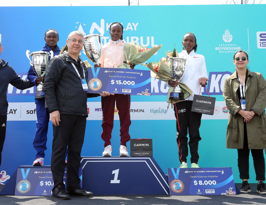N Kolay İstanbul Yarı Maratonu’nda kazananlar belli oldu! 12 binden fazla sporcu katıldı