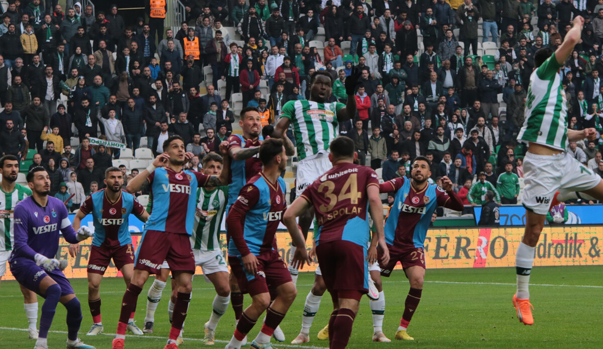 Trabzonspor Konyaspor deplasmanında mağlup oldu Trabzonspor Konyaspor deplasmanında mağlup oldu