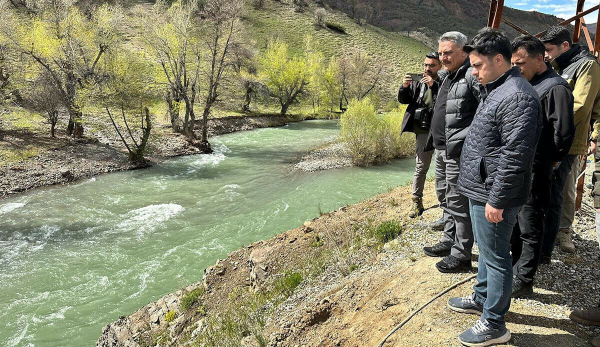 3 kişinin otomobille Munzur Çayı&#039;na düştüğü olayda gelişme: Suda kaybolan araca ulaşıldı