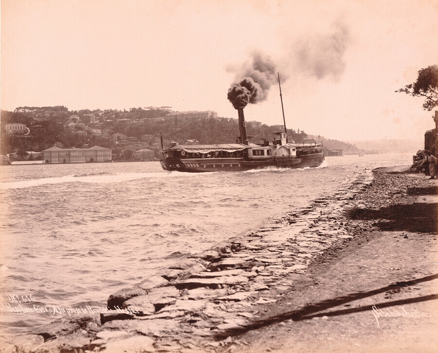 Fotoğraflar siyah beyaz hayatlar renkliydi Fotoğraflar siyah beyaz hayatlar renkliydi