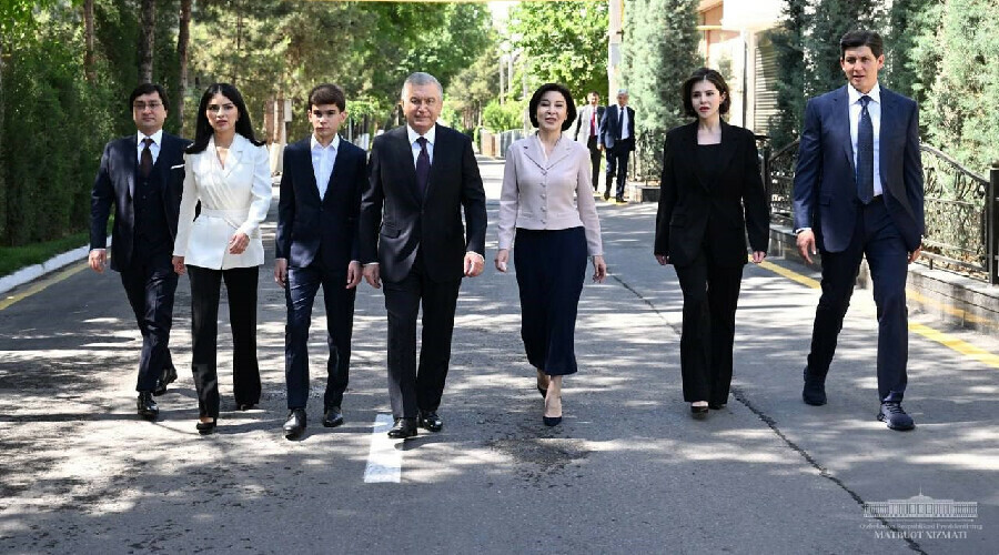 Özbekistan'da tarihi referandum! Anayasa değişikliği güçlü bir destekle kabul edildi Özbekistan'da tarihi referandum! Anayasa değişikliği güçlü bir destekle kabul edildi
