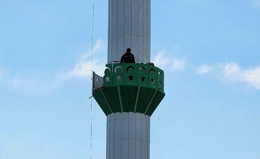 58 metre yüksekliğindeki tarihi minare böyle yıkıldı 58 metre yüksekliğindeki tarihi minare böyle yıkıldı