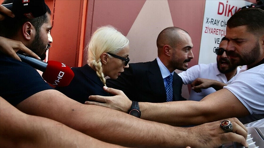 3 yıla kadar hapsi isteniyor… Şarkıcı Gülşen'in yargılandığı davada karar günü yarın 3 yıla kadar hapsi isteniyor… Şarkıcı Gülşen'in yargılandığı davada karar günü yarın