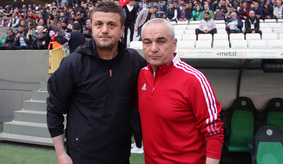 Süper Lig'de sürpriz istifa! Fenerbahçe maçı öncesi görevi bıraktı Süper Lig'de sürpriz istifa! Fenerbahçe maçı öncesi görevi bıraktı