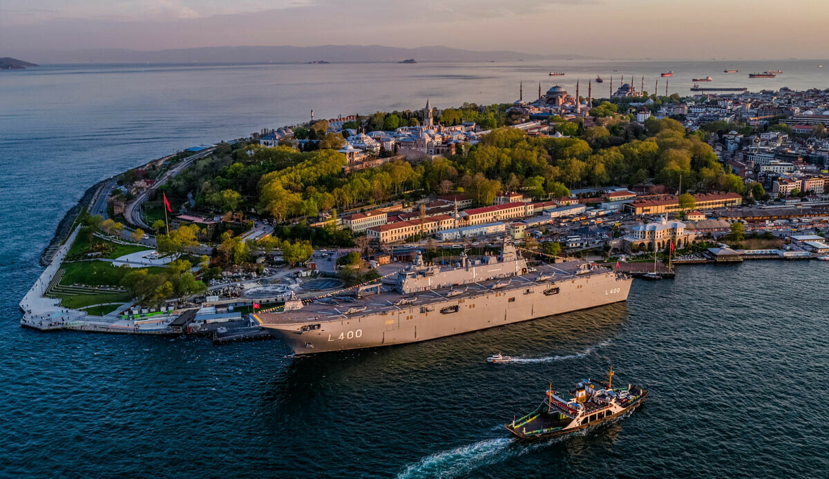 TCG Anadolu rotayı Ege’ye kırdı… İzmir’de ziyarete açılıyor! TCG Anadolu rotayı Ege’ye kırdı… İzmir’de ziyarete açılıyor!