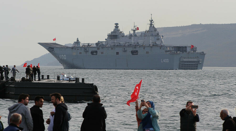 Türkiye’nin en büyük savaş gemisi TCG Anadolu İzmir’de