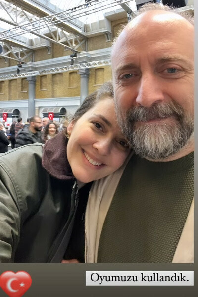 İngiltere’ye taşınan Bergüzar Korel ile Halit Ergenç, 14 Mayıs seçimleri için oy kullandı İngiltere’ye taşınan Bergüzar Korel ile Halit Ergenç, 14 Mayıs seçimleri için oy kullandı