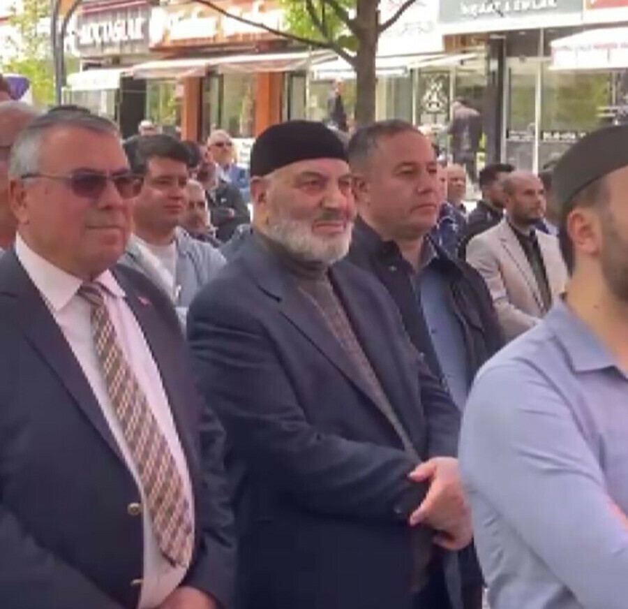 Bakan Koca konuştu, babasının gözleri doldu Bakan Koca konuştu, babasının gözleri doldu