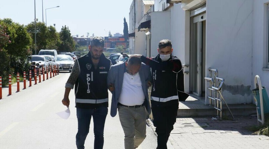 Ayçiçek yağı satış vaadiyle 150 milyon TL’lik vurgun! Arap ve Fransız iş adamlarını dolandırdılar Ayçiçek yağı satış vaadiyle 150 milyon TL’lik vurgun! Arap ve Fransız iş adamlarını dolandırdılar