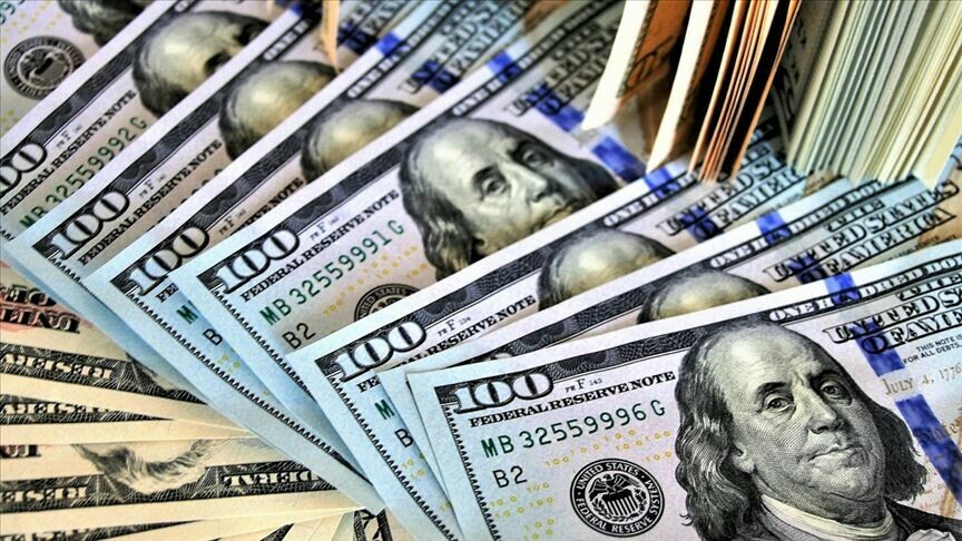 <p>FED piyasaların merakla beklediği faiz kararını açıkladı. Gün içinde yükselen altın fiyatları kararın ardından yükselişe geçti. Karar öncesinde 2 bin 24 dolar seviyelerinde işlem gören ons altın fiyatı kararın ardından 2 bin 36 dolar seviyesine ulaşırken <strong>açılışı 1260 TL'den gerçekleştiren gram altın ise 1269 TL seviyelerine yükseldi</strong>. </p>