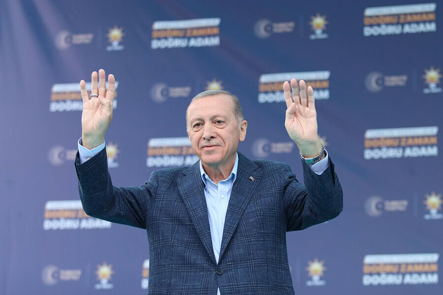 Samsun Cumhurbaşkanı Erdoğan'ı kucakladı! Mitinge 120 bin kişi katıldı