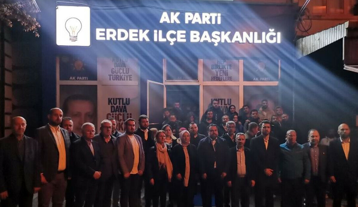 Balıkesir'de AK Parti seçim aracına saldırı! Şoför darp edildi: 2 kişi gözaltında